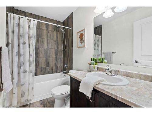 5060 Serena Drive Drive, Lincoln, ON - Indoor Photo Showing Bathroom