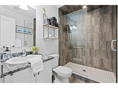 5060 Serena Drive Drive, Lincoln, ON - Indoor Photo Showing Bathroom