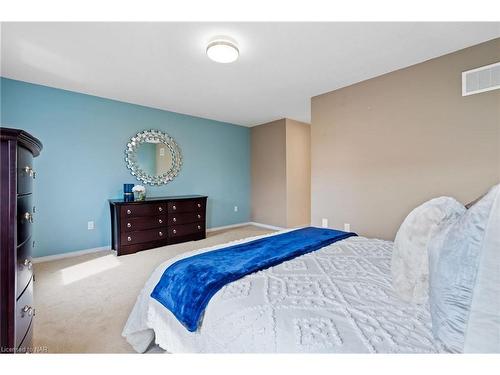 5060 Serena Drive Drive, Lincoln, ON - Indoor Photo Showing Bedroom