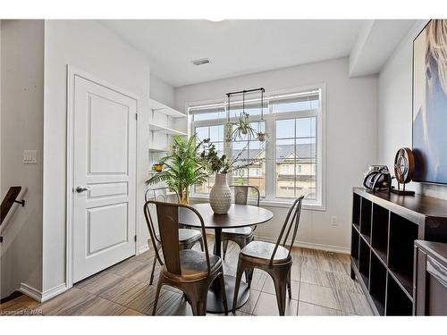 5060 Serena Drive Drive, Lincoln, ON - Indoor Photo Showing Dining Room