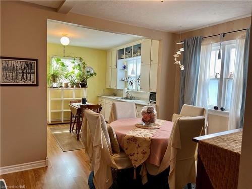 8 Garnet Street, St. Catharines, ON - Indoor Photo Showing Dining Room