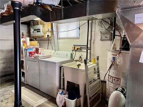 8 Garnet Street, St. Catharines, ON - Indoor Photo Showing Laundry Room