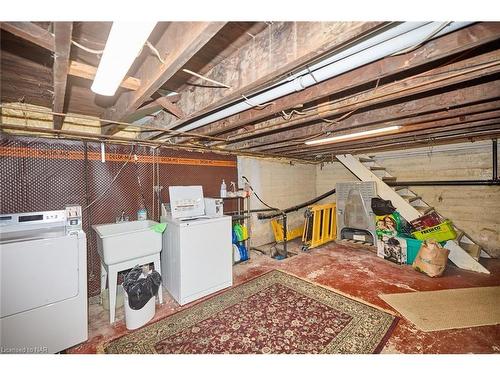 639 King Street, Welland, ON - Indoor Photo Showing Laundry Room