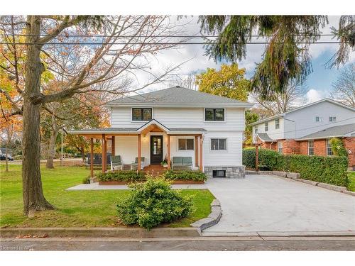 10 Betts Avenue, Grimsby, ON - Outdoor With Deck Patio Veranda With Facade