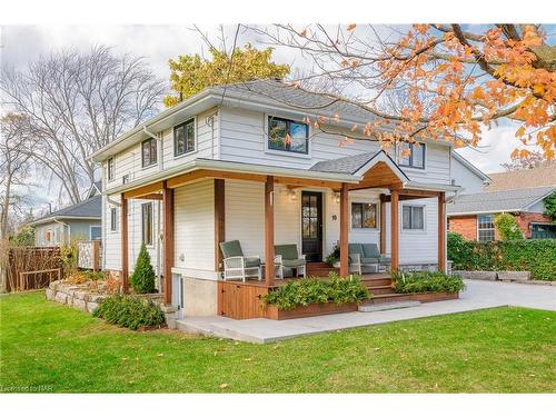 10 Betts Avenue, Grimsby, ON - Outdoor With Deck Patio Veranda With Facade