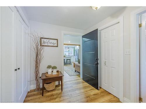 10 Betts Avenue, Grimsby, ON - Indoor Photo Showing Other Room