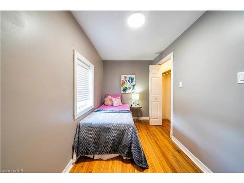 63 Rodman Street, St. Catharines, ON - Indoor Photo Showing Bedroom