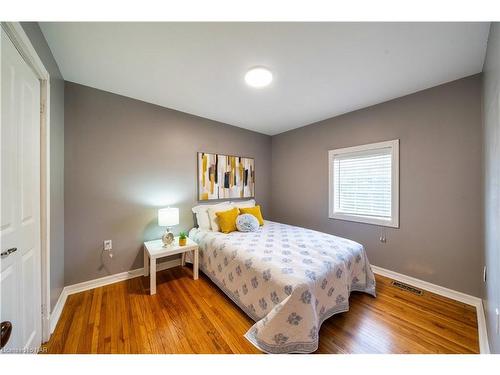 63 Rodman Street, St. Catharines, ON - Indoor Photo Showing Bedroom