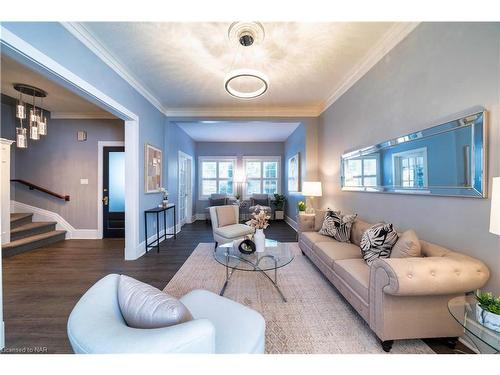 63 Rodman Street, St. Catharines, ON - Indoor Photo Showing Living Room