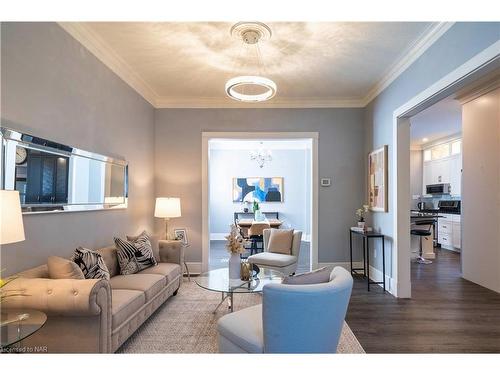 63 Rodman Street, St. Catharines, ON - Indoor Photo Showing Living Room