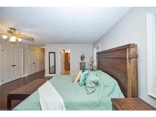 6147 Stamford Townline Road, Niagara-On-The-Lake, ON - Indoor Photo Showing Bedroom