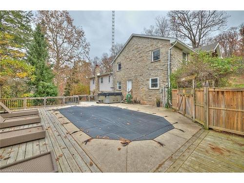 6147 Stamford Townline Road, Niagara-On-The-Lake, ON - Outdoor With Deck Patio Veranda