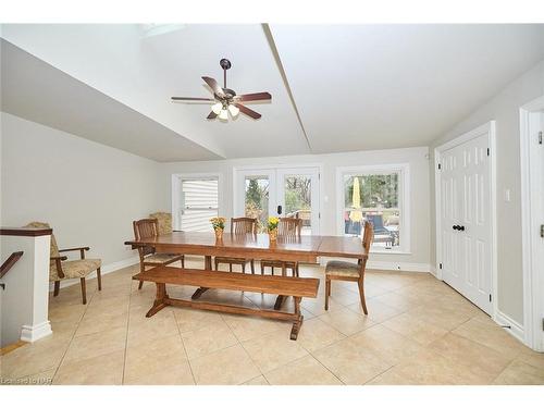 6147 Stamford Townline Road, Niagara-On-The-Lake, ON - Indoor Photo Showing Dining Room