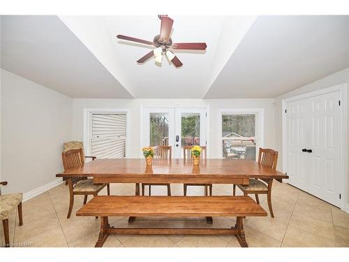 6147 Stamford Townline Road, Niagara-On-The-Lake, ON - Indoor Photo Showing Dining Room