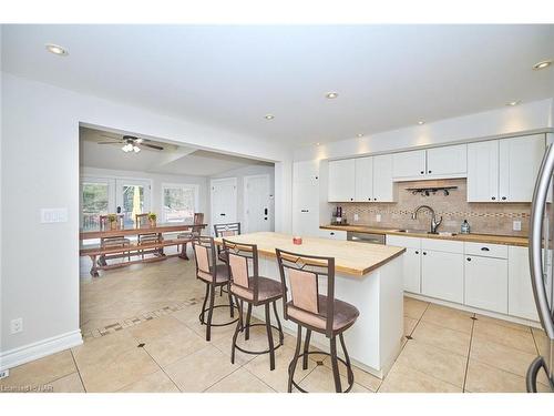 6147 Stamford Townline Road, Niagara-On-The-Lake, ON - Indoor Photo Showing Kitchen With Double Sink