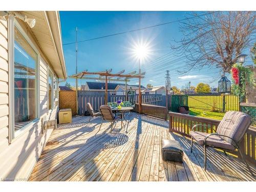 4667 Sixth Avenue, Niagara Falls, ON - Outdoor With Deck Patio Veranda With Exterior