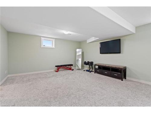 8119 Spring Blossom Drive, Niagara Falls, ON - Indoor Photo Showing Other Room