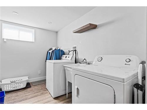 417 Clare Avenue, Welland, ON - Indoor Photo Showing Laundry Room