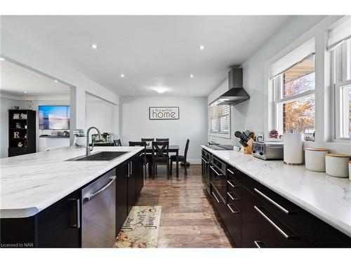 417 Clare Avenue, Welland, ON - Indoor Photo Showing Kitchen