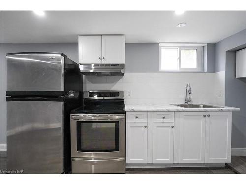 5-104 Haig Street, St. Catharines, ON - Indoor Photo Showing Kitchen