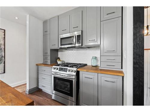 908 Netherby Road, Welland, ON - Indoor Photo Showing Kitchen