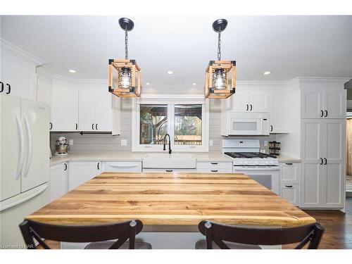 773 Clare Avenue, Welland, ON - Indoor Photo Showing Kitchen