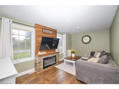 773 Clare Avenue, Welland, ON - Indoor Photo Showing Living Room With Fireplace