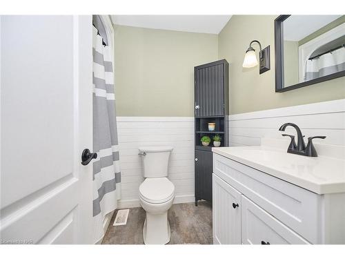 773 Clare Avenue, Welland, ON - Indoor Photo Showing Bathroom