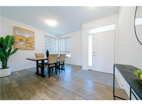 8064 Citation Road, Niagara Falls, ON - Indoor Photo Showing Dining Room