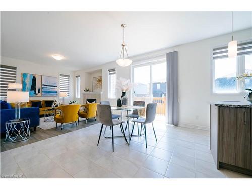 8064 Citation Road, Niagara Falls, ON - Indoor Photo Showing Dining Room