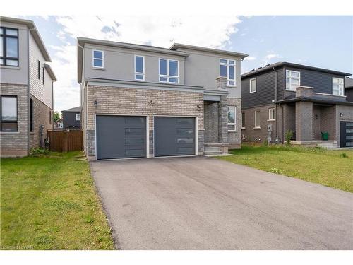 8064 Citation Road, Niagara Falls, ON - Outdoor With Facade