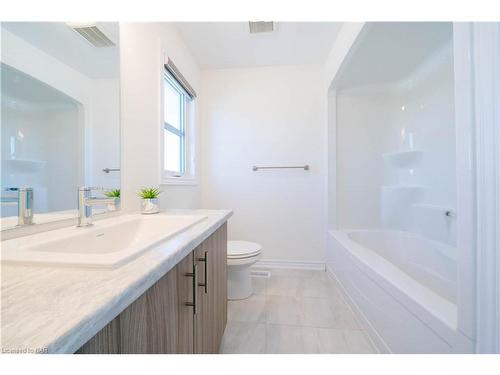 8064 Citation Road, Niagara Falls, ON - Indoor Photo Showing Bathroom