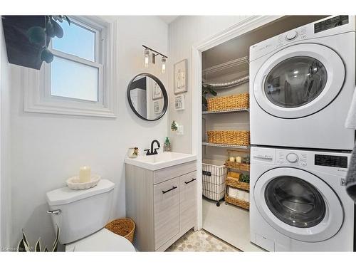 84 Steele Street, Port Colborne, ON - Indoor Photo Showing Laundry Room