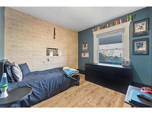 84 Steele Street, Port Colborne, ON - Indoor Photo Showing Bedroom