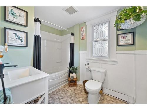 84 Steele Street, Port Colborne, ON - Indoor Photo Showing Bathroom