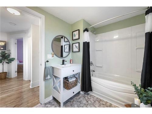 84 Steele Street, Port Colborne, ON - Indoor Photo Showing Bathroom