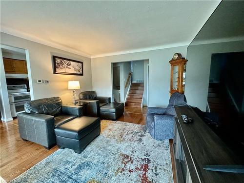 25 Royal Road, Port Colborne, ON - Indoor Photo Showing Living Room