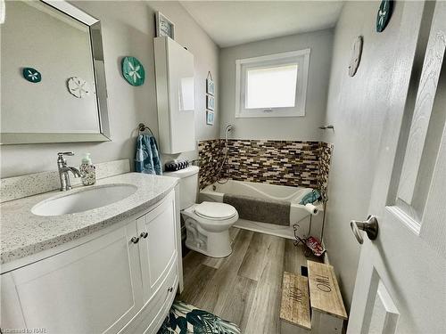 25 Royal Road, Port Colborne, ON - Indoor Photo Showing Bathroom