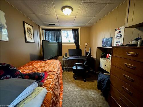 25 Royal Road, Port Colborne, ON - Indoor Photo Showing Bedroom