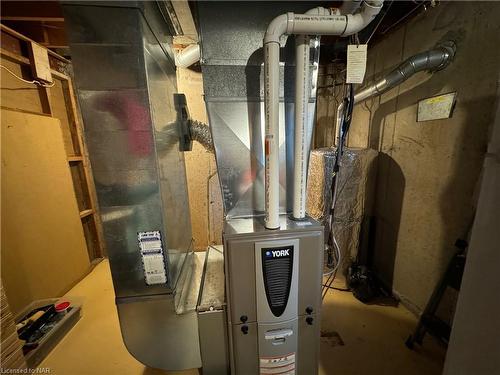 25 Royal Road, Port Colborne, ON - Indoor Photo Showing Basement