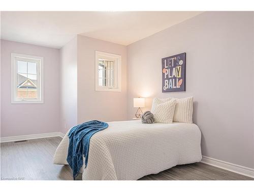 138 Winterberry Boulevard, Thorold, ON - Indoor Photo Showing Bedroom