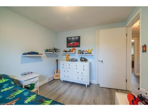 44 Howard Avenue, St. Catharines, ON - Indoor Photo Showing Bedroom