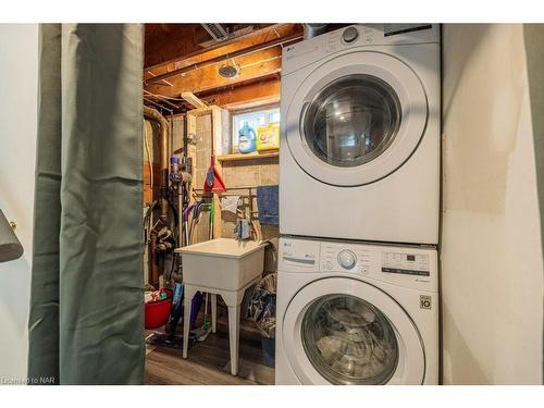 44 Howard Avenue, St. Catharines, ON - Indoor Photo Showing Laundry Room