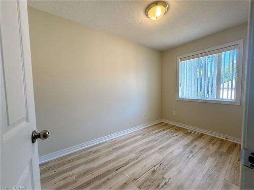 25 Chloe Street, St. Catharines, ON - Indoor Photo Showing Other Room