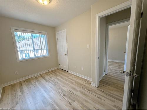 25 Chloe Street, St. Catharines, ON - Indoor Photo Showing Other Room