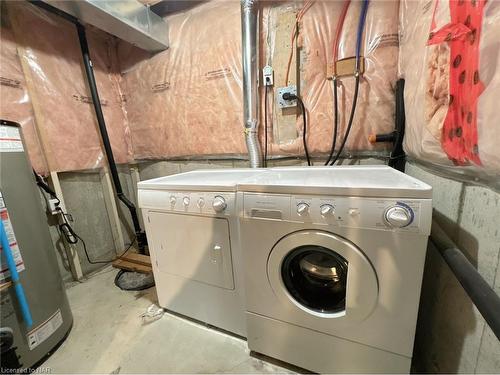 25 Chloe Street, St. Catharines, ON - Indoor Photo Showing Laundry Room