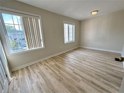 25 Chloe Street, St. Catharines, ON - Indoor Photo Showing Other Room