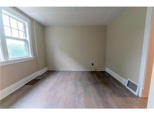 6141 Main Street, Niagara Falls, ON - Indoor Photo Showing Other Room