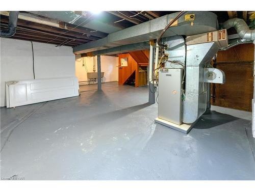 6141 Main Street, Niagara Falls, ON - Indoor Photo Showing Basement