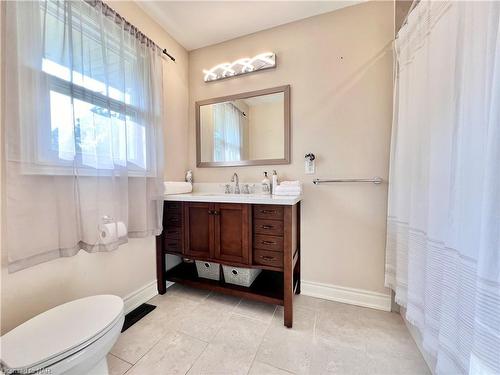 8487 Niagara River Parkway, Niagara Falls, ON - Indoor Photo Showing Bathroom